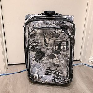 Amelia suitcase